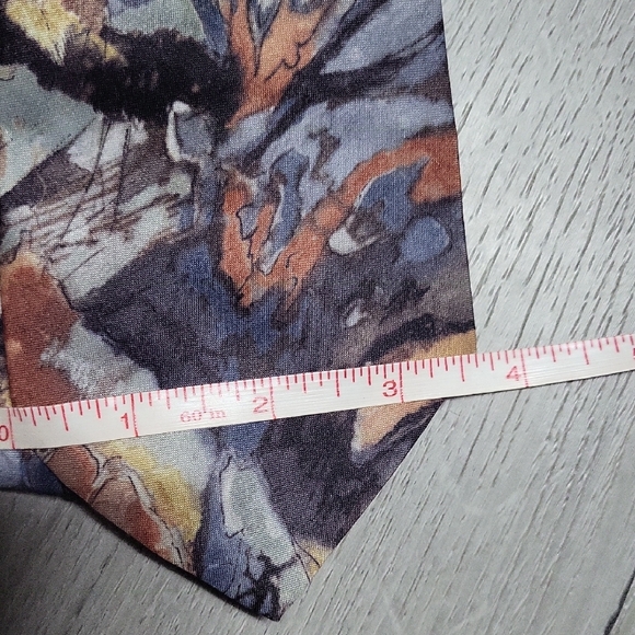 Abstract Patterned Tie - Picture 5 of 6